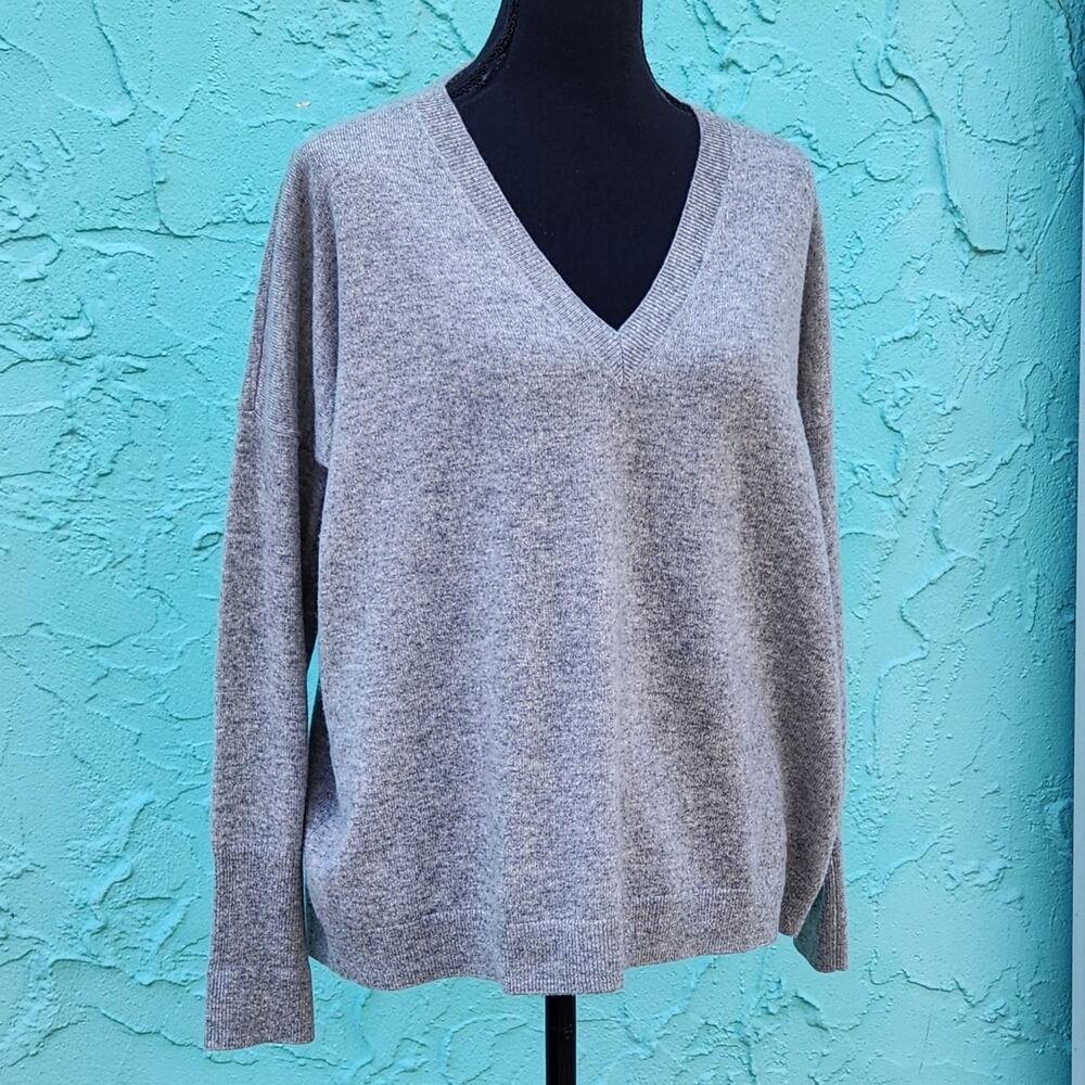 NEW J Crew Grey Cashmere v neck Sweater oversized chest 46 extra small men women - Picture 8 of 8